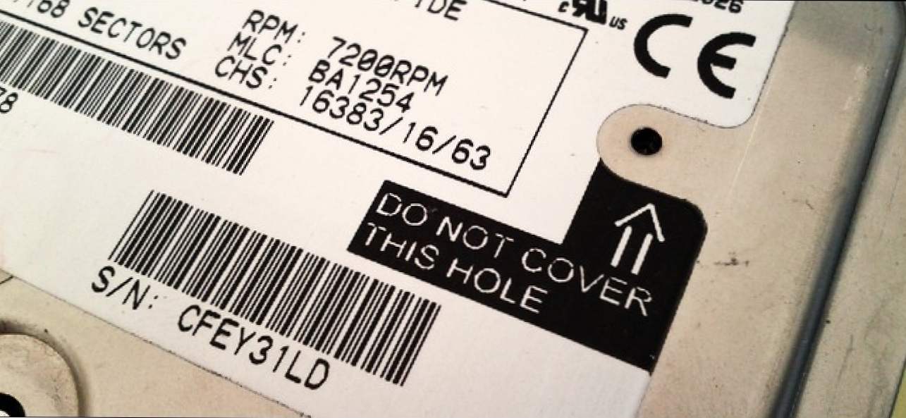 Каква е целта на отвора "Не покривайте тази дупка" на твърдите дискове? (Как да)